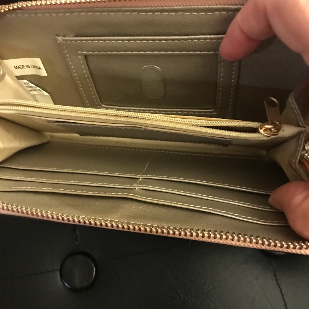 Ladies pink wallet